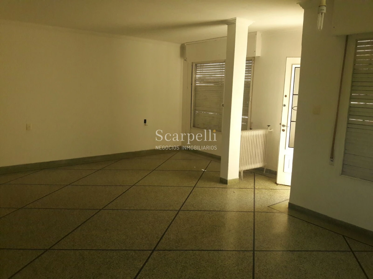 Casa ID.28633 - VENTA CASA PROPIEDAD HORIZONTAL 2 DORMITORIOS + 2 BAÑOS + SERVICIO + FONDO & BARBACOA MUY PRÓXIMO A LA RAMBLA.-