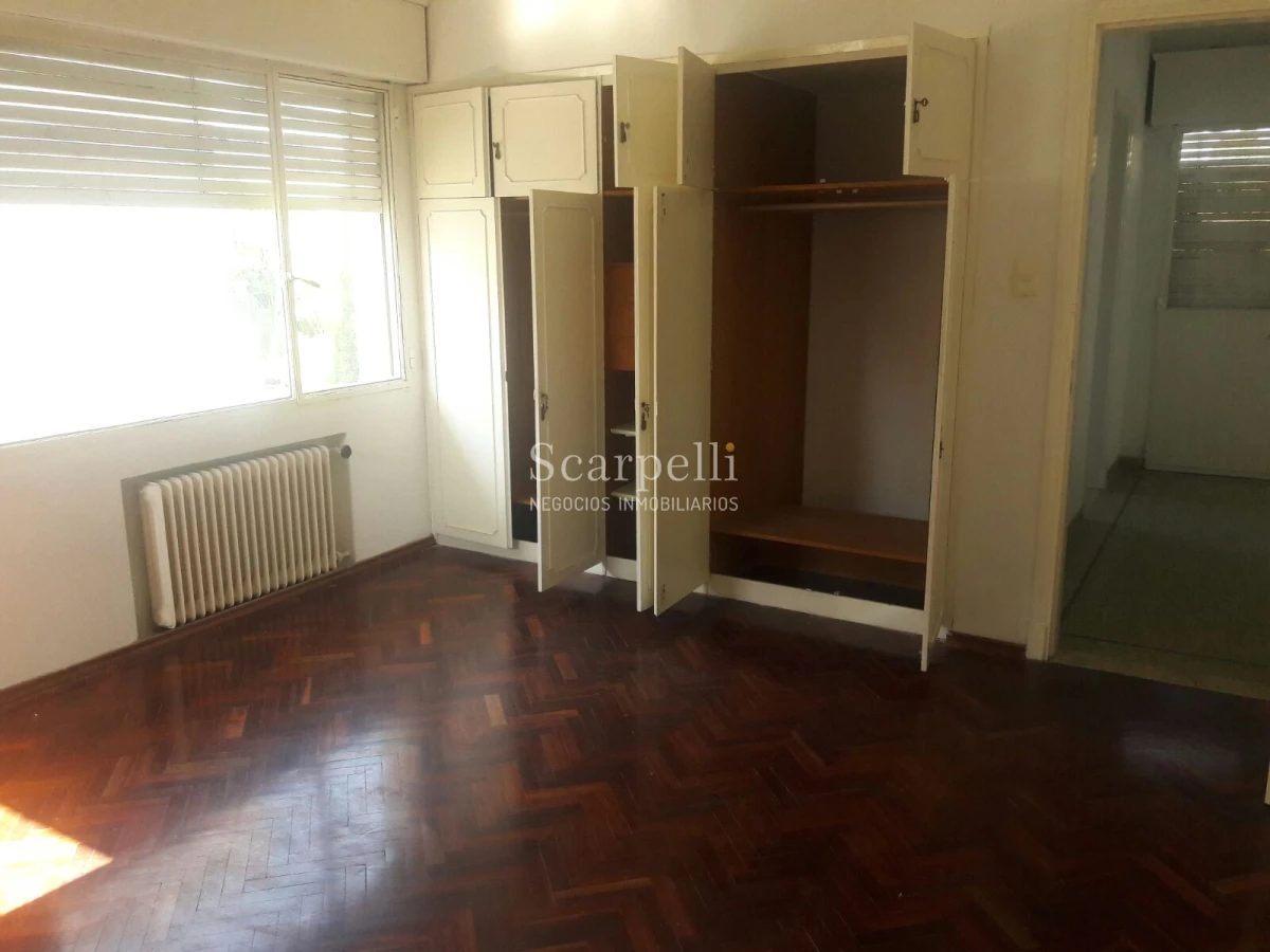 Casa ID.28633 - VENTA CASA PROPIEDAD HORIZONTAL 2 DORMITORIOS + 2 BAÑOS + SERVICIO + FONDO & BARBACOA MUY PRÓXIMO A LA RAMBLA.-