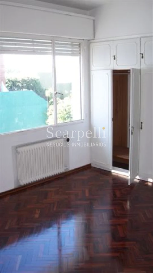 Casa ID.28633 - VENTA CASA PROPIEDAD HORIZONTAL 2 DORMITORIOS + 2 BAÑOS + SERVICIO + FONDO & BARBACOA MUY PRÓXIMO A LA RAMBLA.-