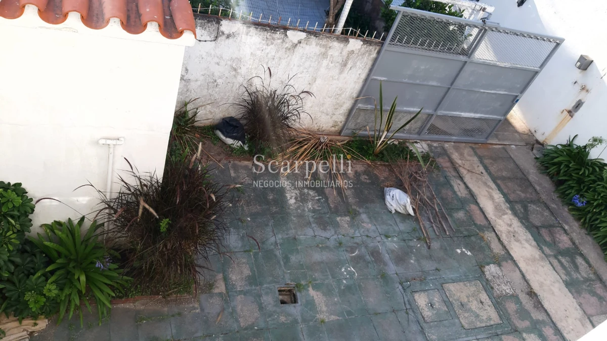 Casa ID.28633 - VENTA CASA PROPIEDAD HORIZONTAL 2 DORMITORIOS + 2 BAÑOS + SERVICIO + FONDO & BARBACOA MUY PRÓXIMO A LA RAMBLA.-
