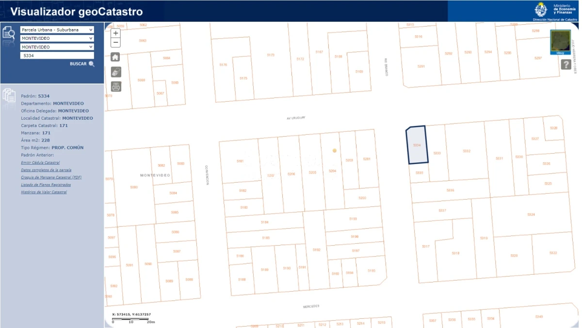 Casa ID.29327 - Río Branco esq. Av. Uruguay Construcción de estilo con finas terminaciones en Carpintería, Molduras & Grandes Vitreaux.-