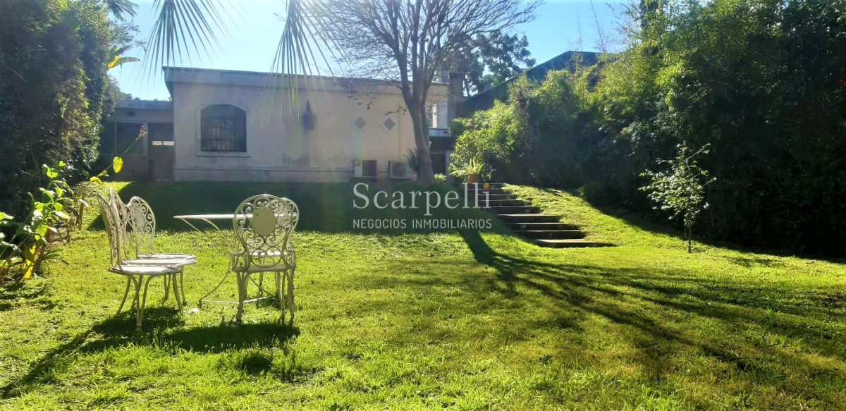 Casa ID.29813 - Alte. Harwood: Estupenda Propiedad Estilo Colonial toda en 1 planta con gran fondo y barbacoa.-