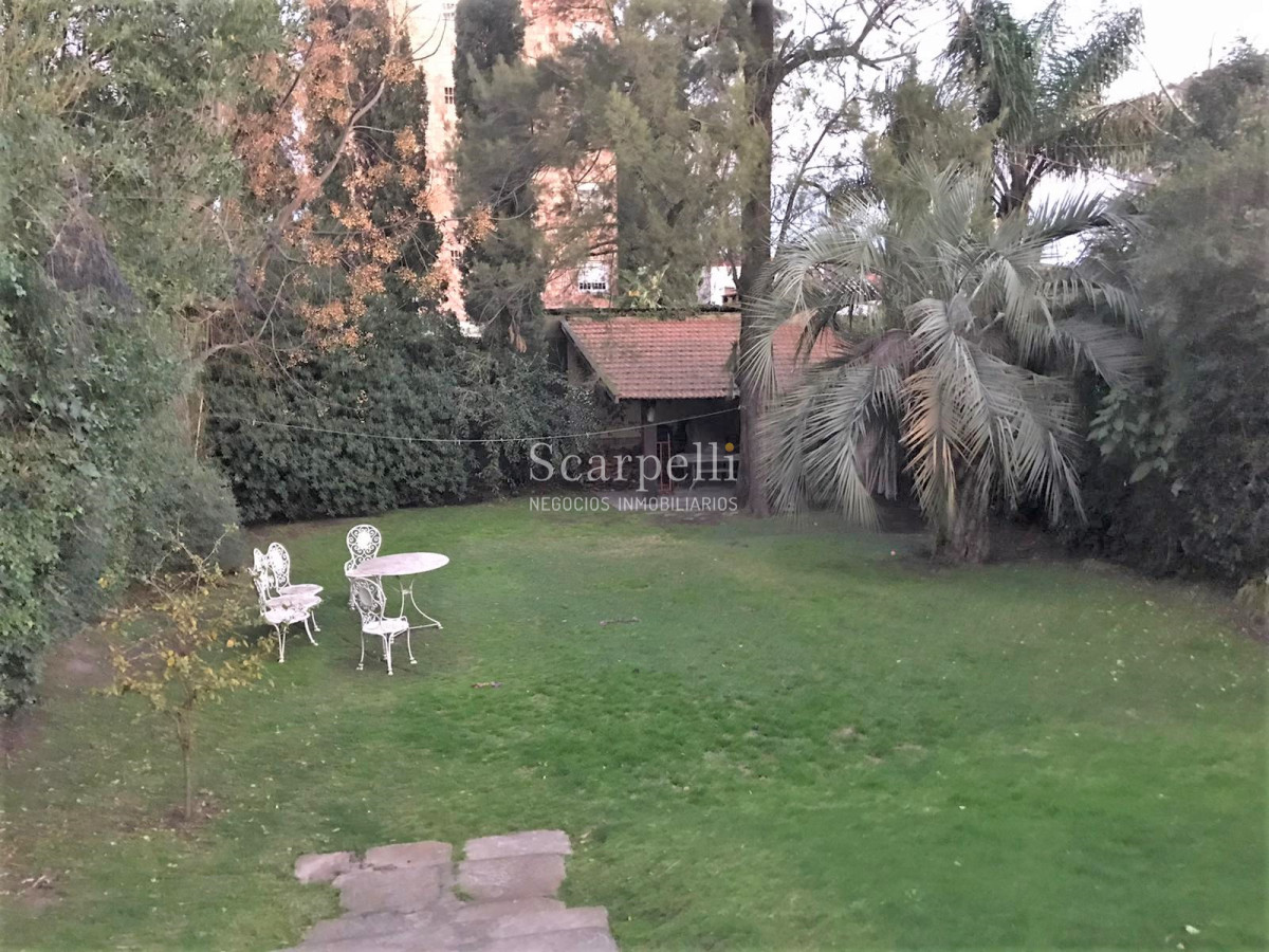 Casa ID.29813 - Alte. Harwood: Estupenda Propiedad Estilo Colonial toda en 1 planta con gran fondo y barbacoa.-