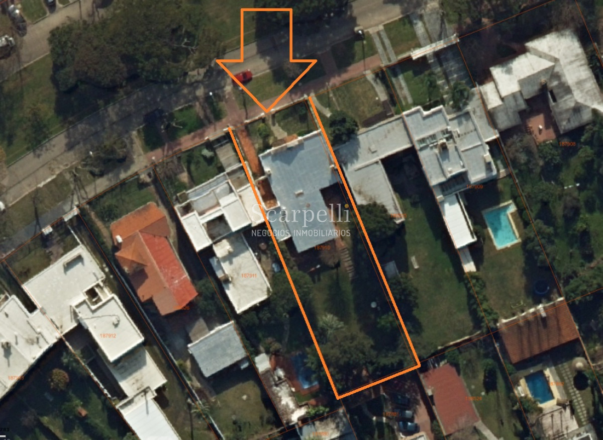 Casa ID.29813 - Alte. Harwood: Estupenda Propiedad Estilo Colonial toda en 1 planta con gran fondo y barbacoa.-