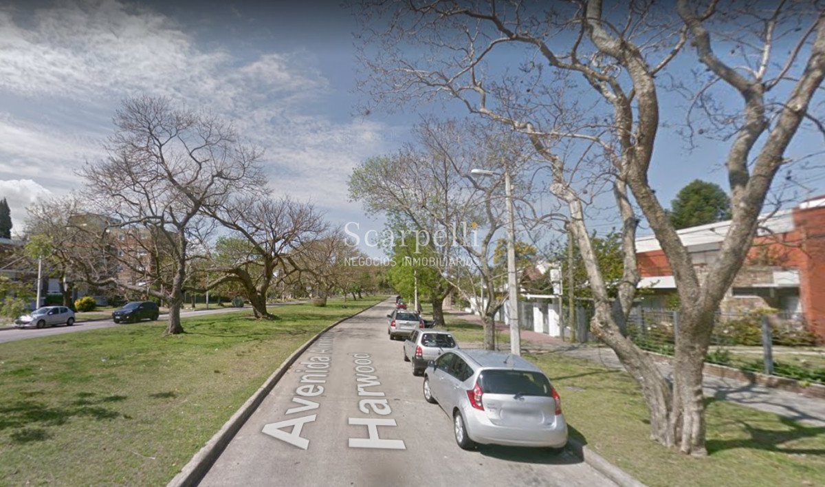 Casa ID.29813 - Alte. Harwood: Estupenda Propiedad Estilo Colonial toda en 1 planta con gran fondo y barbacoa.-