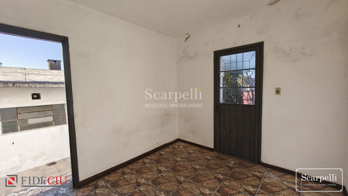 Casa ID.50482 - Amplia propiedad en buena esquina