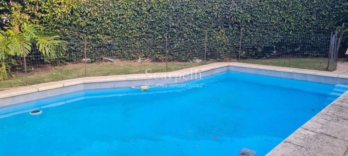Casa ID.44743 - Venta Casa Carrasco Arocena Próximo Ideal Oficinas 6 dormitorios Gran Subsuelo ideal Depósito