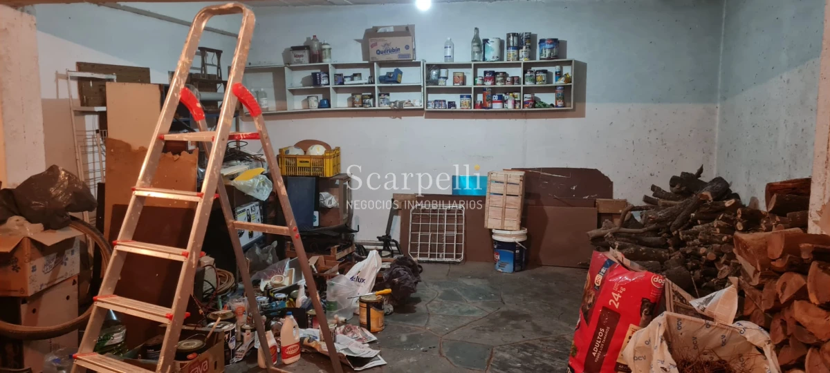 Casa ID.44743 - Venta Casa Carrasco Arocena Próximo Ideal Oficinas 6 dormitorios Gran Subsuelo ideal Depósito
