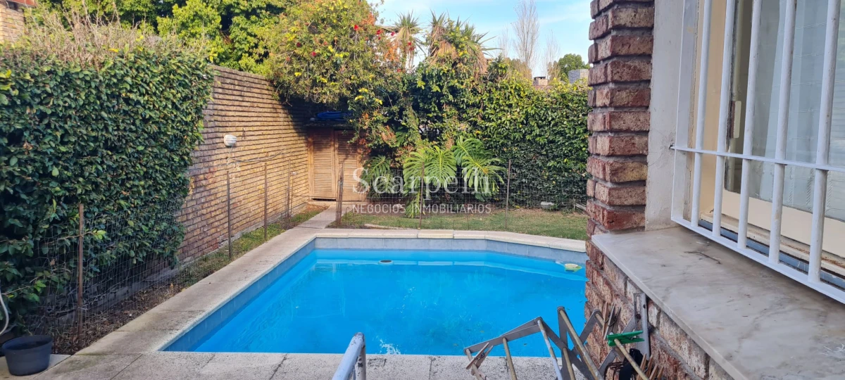 Casa ID.44743 - Venta Casa Carrasco Arocena Próximo Ideal Oficinas 6 dormitorios Gran Subsuelo ideal Depósito