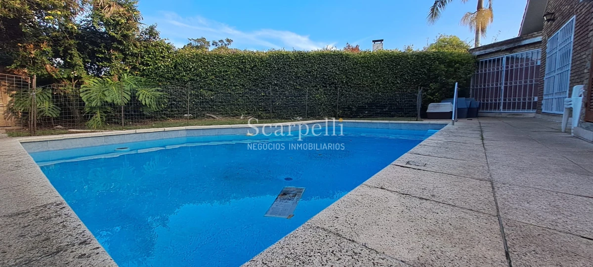Casa ID.44743 - Venta Casa Carrasco Arocena Próximo Ideal Oficinas 6 dormitorios Gran Subsuelo ideal Depósito