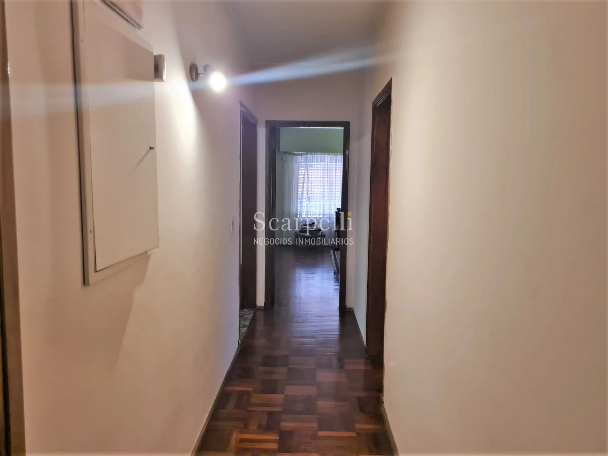 Casa ID.44743 - Venta Casa Carrasco Arocena Próximo Ideal Oficinas 6 dormitorios Gran Subsuelo ideal Depósito