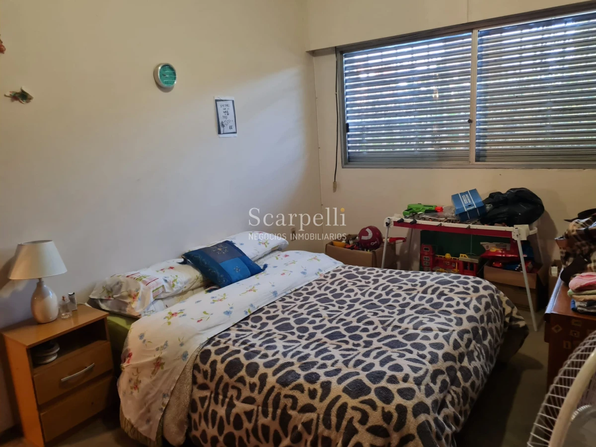 Casa ID.44743 - Venta Casa Carrasco Arocena Próximo Ideal Oficinas 6 dormitorios Gran Subsuelo ideal Depósito