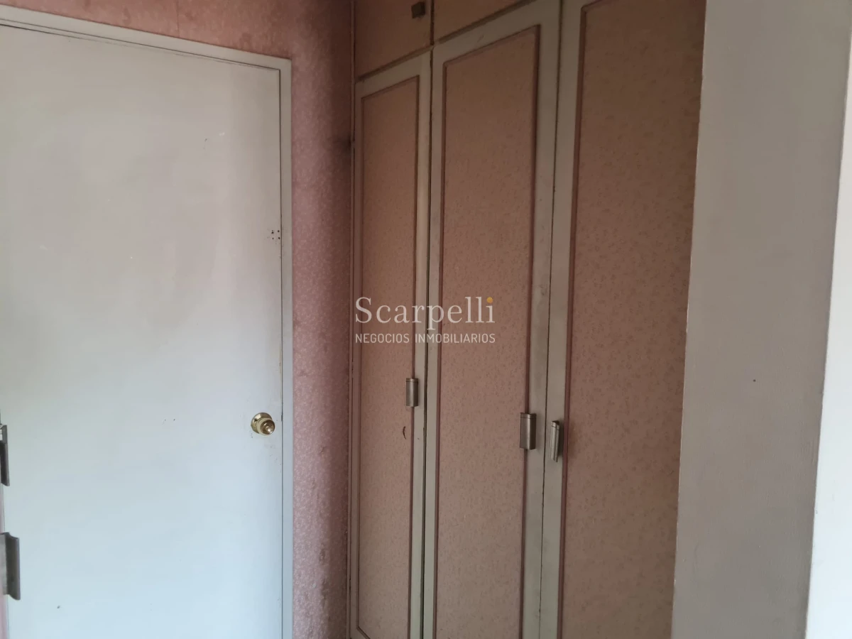 Casa ID.44743 - Venta Casa Carrasco Arocena Próximo Ideal Oficinas 6 dormitorios Gran Subsuelo ideal Depósito