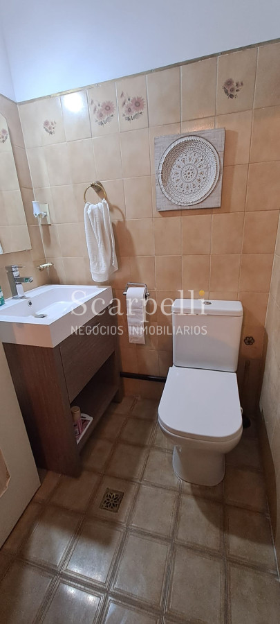 Casa ID.44999 - Venta Gran Padrón Único 1000 m2 aprox 1 planta en Inmejorable estado de mantenimiento Proximo Gral. Paz & Colegio Santa Rita.-
