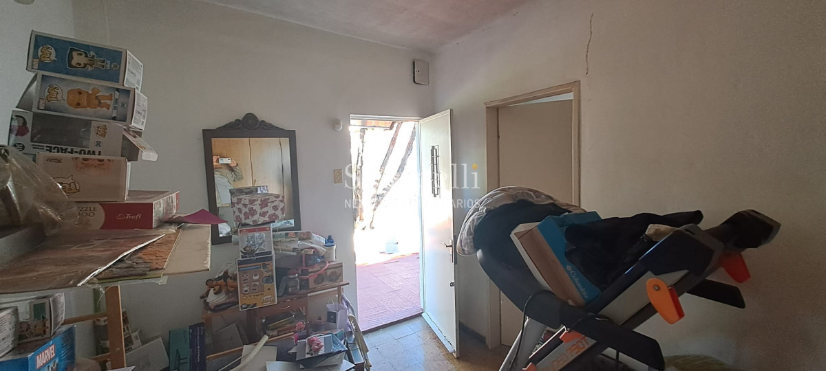 Casa ID.44999 - Venta Gran Padrón Único 1000 m2 aprox 1 planta en Inmejorable estado de mantenimiento Proximo Gral. Paz & Colegio Santa Rita.-