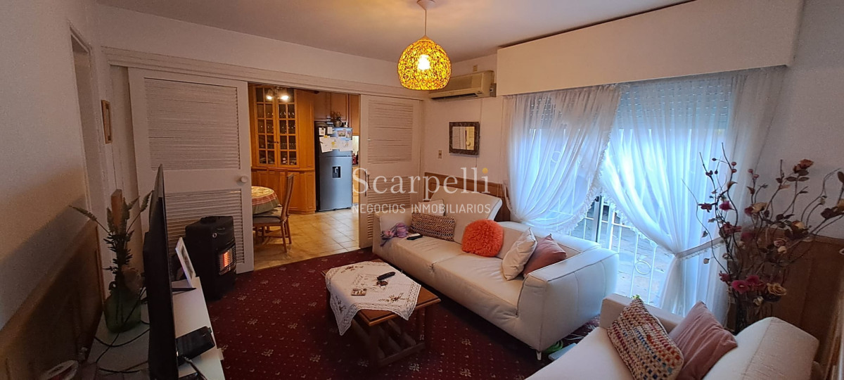 Casa ID.44999 - Venta Gran Padrón Único 1000 m2 aprox 1 planta en Inmejorable estado de mantenimiento Proximo Gral. Paz & Colegio Santa Rita.-