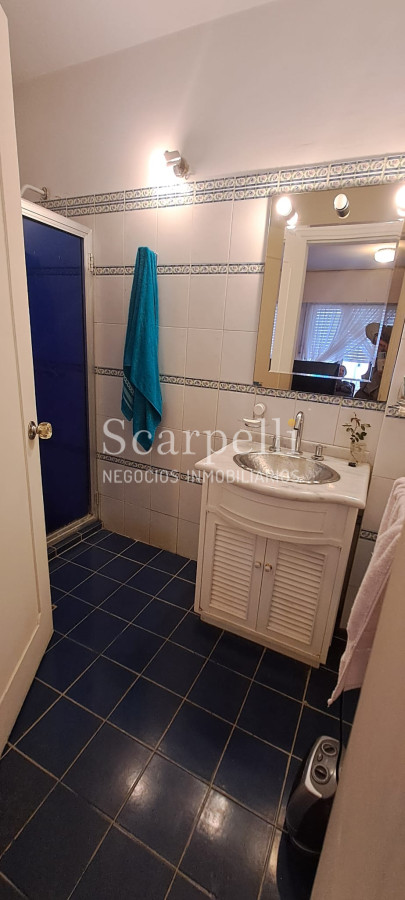 Casa ID.44999 - Venta Gran Padrón Único 1000 m2 aprox 1 planta en Inmejorable estado de mantenimiento Proximo Gral. Paz & Colegio Santa Rita.-