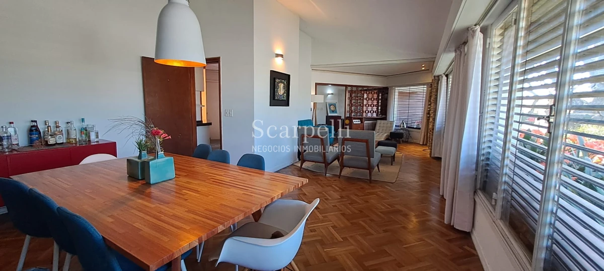 Casa ID.45280 - Punta Gorda Excelente Arquitectura con sello propio a mts. de la Rambla y muy próximo al Centro Comercial de Punta Gorda Gral Pazntorno