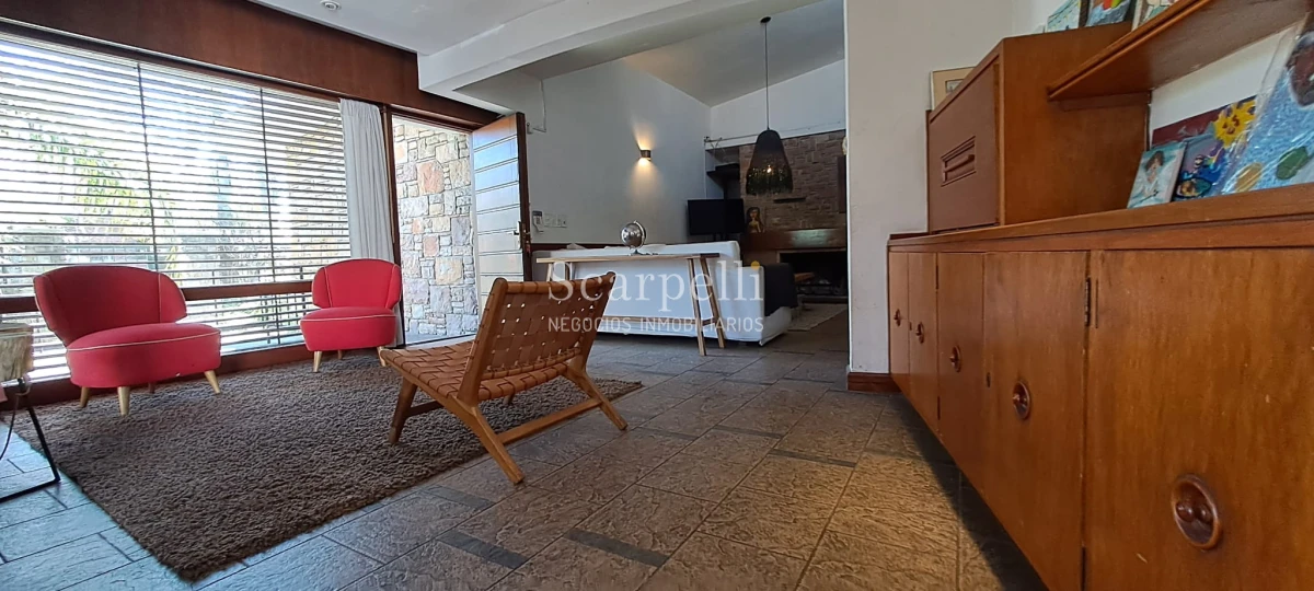 Casa ID.45280 - Punta Gorda Excelente Arquitectura con sello propio a mts. de la Rambla y muy próximo al Centro Comercial de Punta Gorda Gral Pazntorno