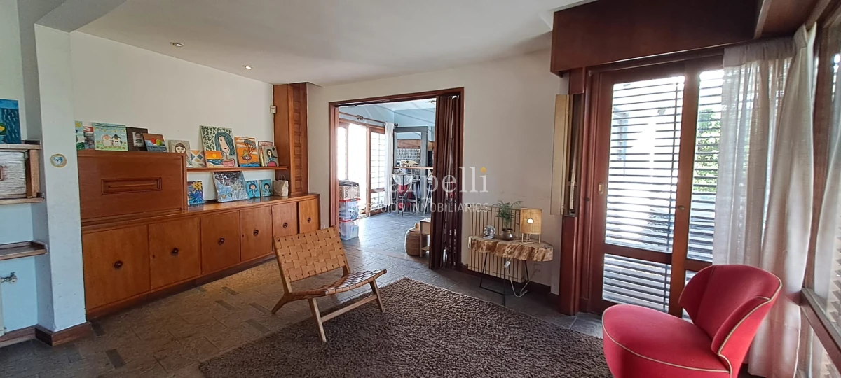 Casa ID.45280 - Punta Gorda Excelente Arquitectura con sello propio a mts. de la Rambla y muy próximo al Centro Comercial de Punta Gorda Gral Pazntorno
