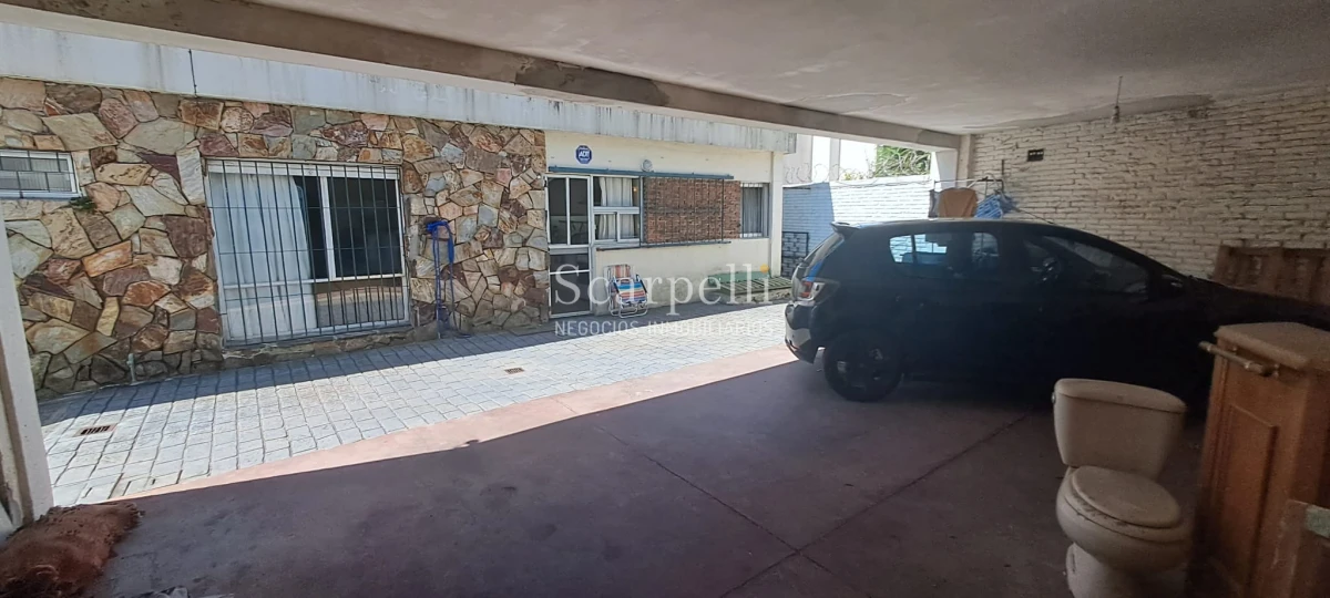 Casa ID.47934 - Venta Casa Próximo Club Náutico & Playa La Mulata 2 dormitorios + Servicio o Escritorio con Baño