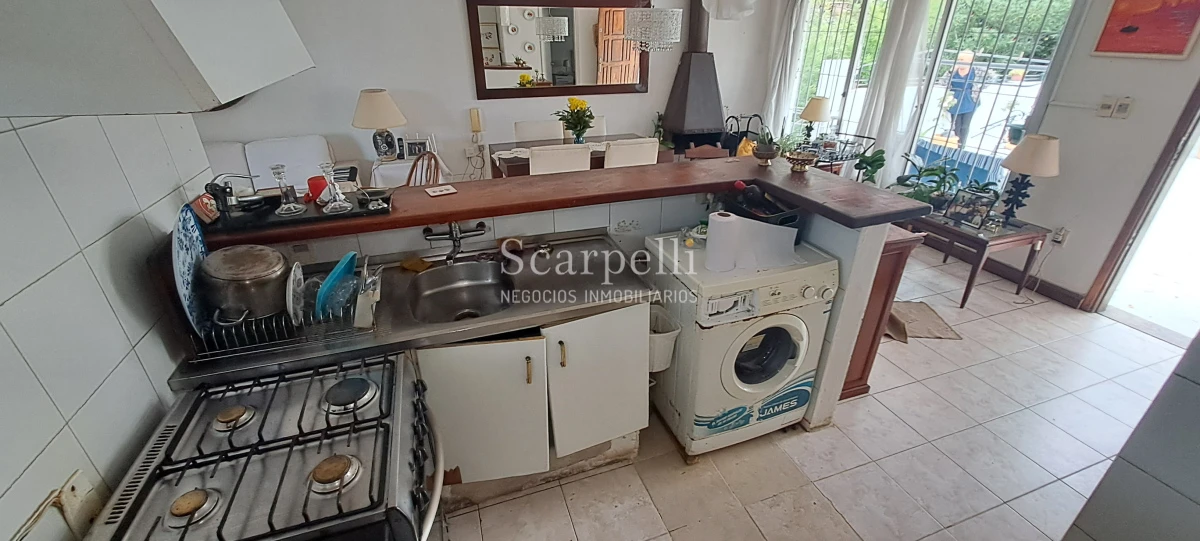Casa ID.13251 - Venta 2 Casas Carrasco con Renta Blanes Viale proximo Bolivia y Plaza Thays