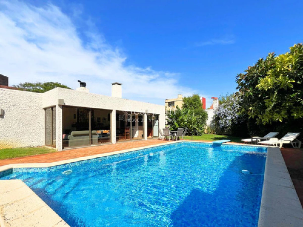 Casa ID.50502 - Arquitectura de Diseño Eladio Dieste Punta Gorda 4 Dormitorios + Piscina 