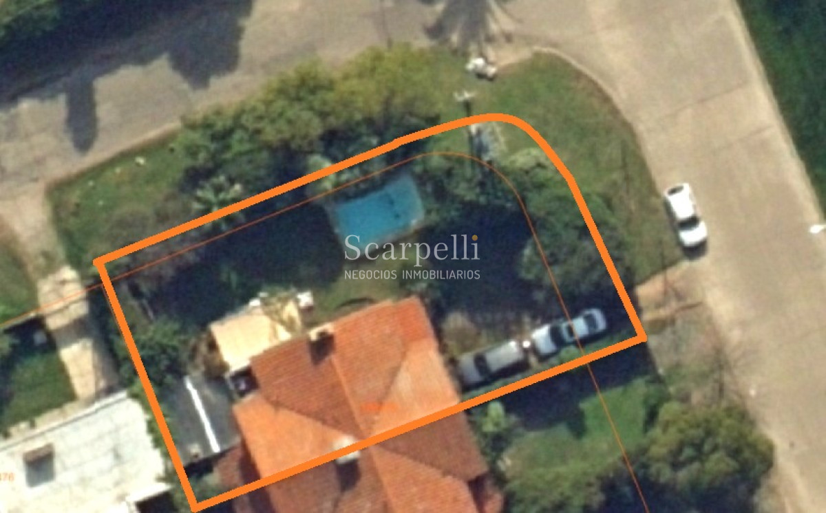 Casa ID.50458 - Carrasco Sur. Nariño. 4 Dorms.  Estar. Piscina. Garage 