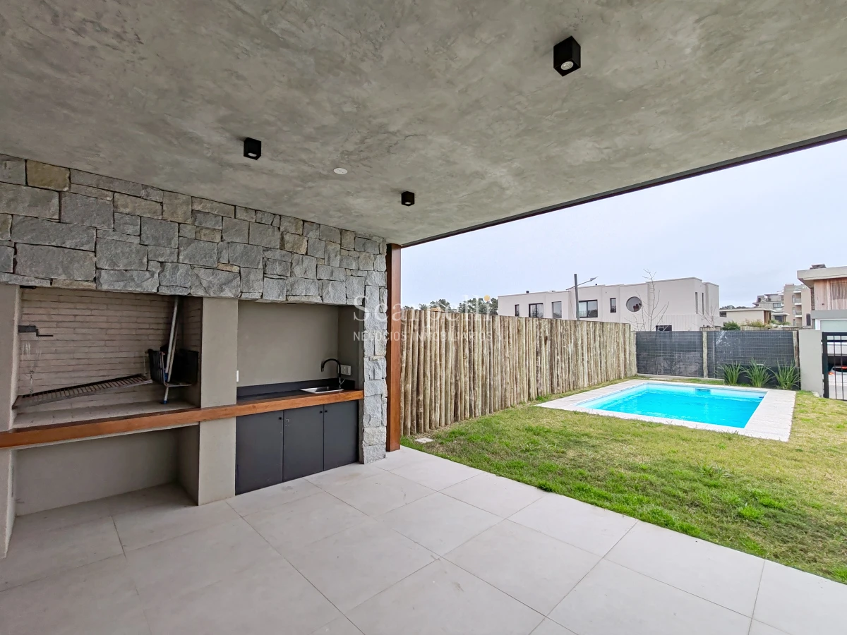 Casa ID.48909 - Estrene Julio 2025 Barrio Parque II con Centro Comercial a escasos 380 mts.