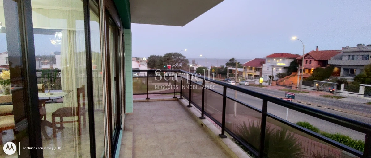 Casa ID.50464 - Estupenda Esquina con Gran Exposición Punta Gorda Ideal Empresas Oficina Clínicas