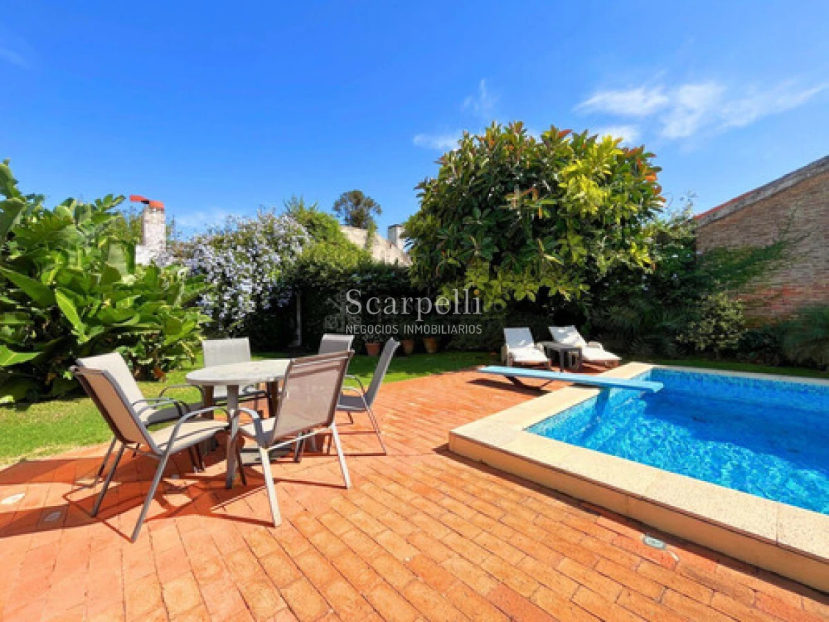 Casa ID.50502 - Arquitectura de Diseño Eladio Dieste Punta Gorda 4 Dormitorios + Piscina 