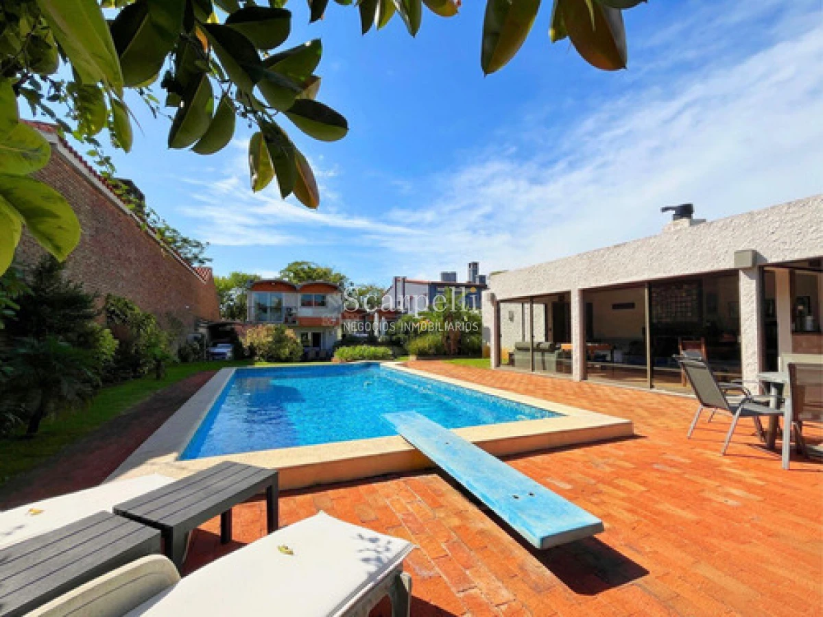 Casa ID.50502 - Arquitectura de Diseño Eladio Dieste Punta Gorda 4 Dormitorios + Piscina 