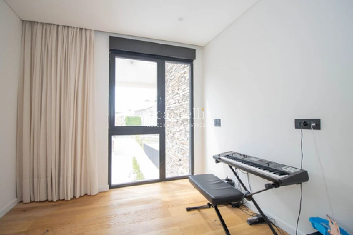 Casa ID.50491 - Venta Casa Tres Dormitorios Rambla De Punta Gorda con increíble vista y mucha luz