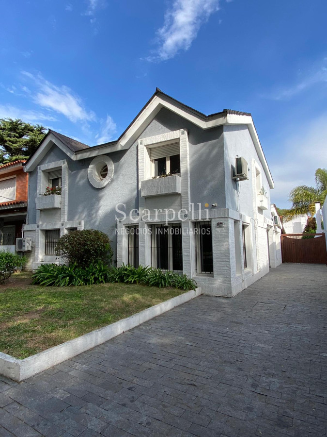 Casa ID.50429 - Carrasco Sur Padrón único Impecable