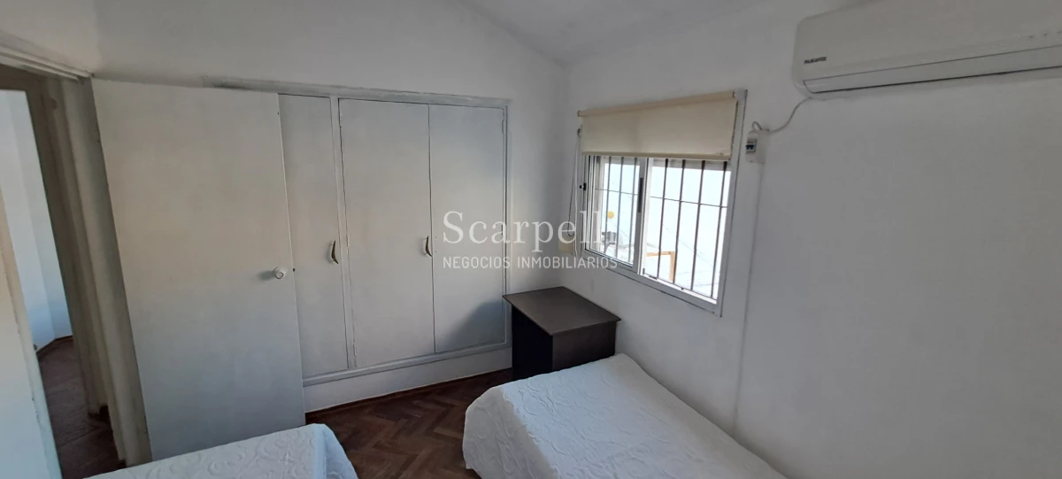 Casa ID.50359 - Venta Casa Carrasco Arocena próximo 2 o 3 dorm 3 baños Amplio Patio con parrillero