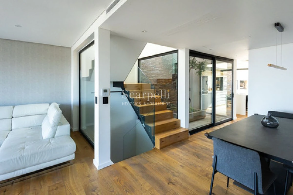 Casa ID.50491 - Venta Casa Tres Dormitorios Rambla De Punta Gorda con increíble vista y mucha luz