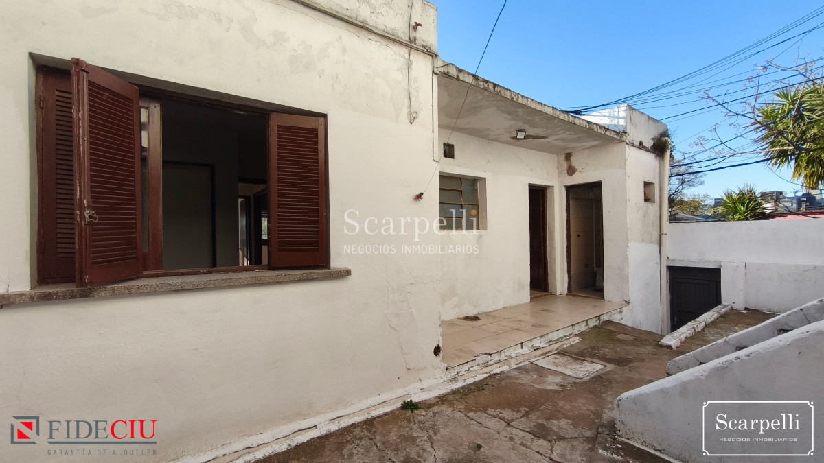 Casa ID.50482 - Amplia propiedad en buena esquina