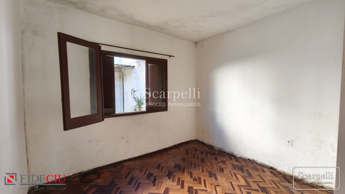 Casa ID.50482 - Amplia propiedad en buena esquina