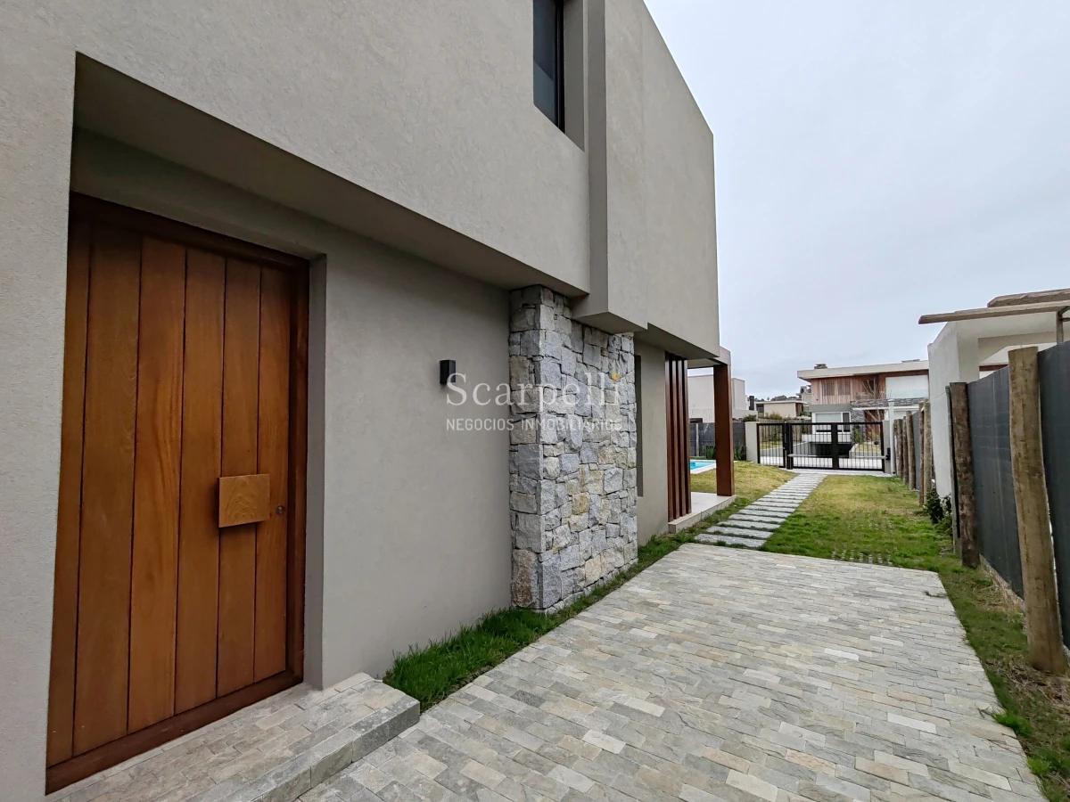Casa ID.48909 - Estrene Julio 2025 Barrio Parque II con Centro Comercial a escasos 380 mts.