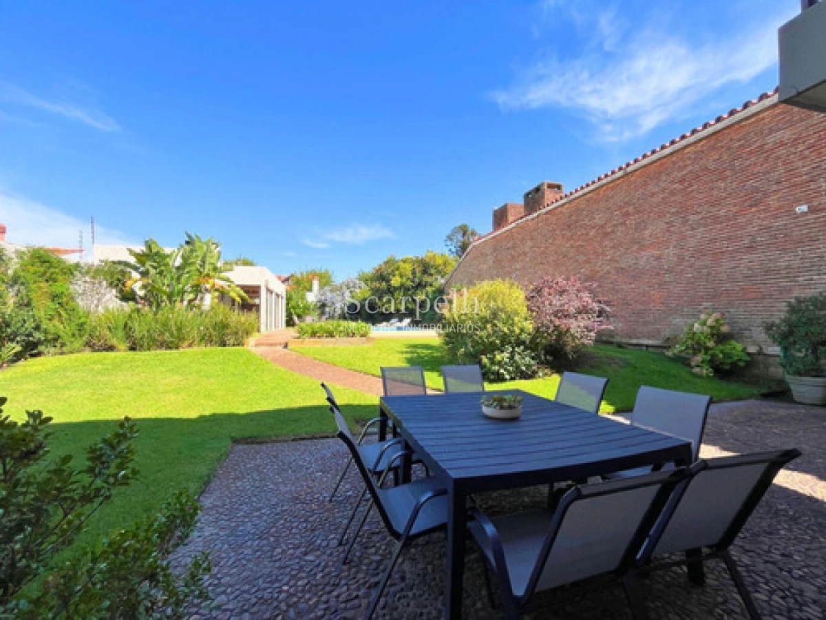 Casa ID.50502 - Arquitectura de Diseño Eladio Dieste Punta Gorda 4 Dormitorios + Piscina 