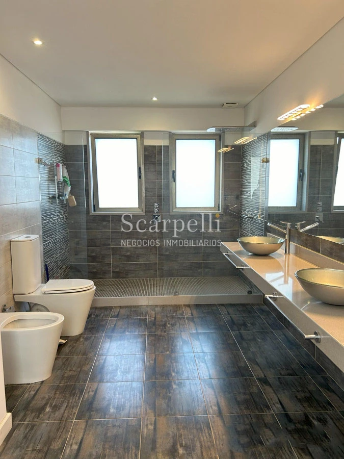 Casa ID.50471 - VENTA CASA 4 DORMITORIOS, PISCINA, BARBACOA CERRADA Y SERVICIO EN BARRIO PRIVADO CERRADO CARMEL