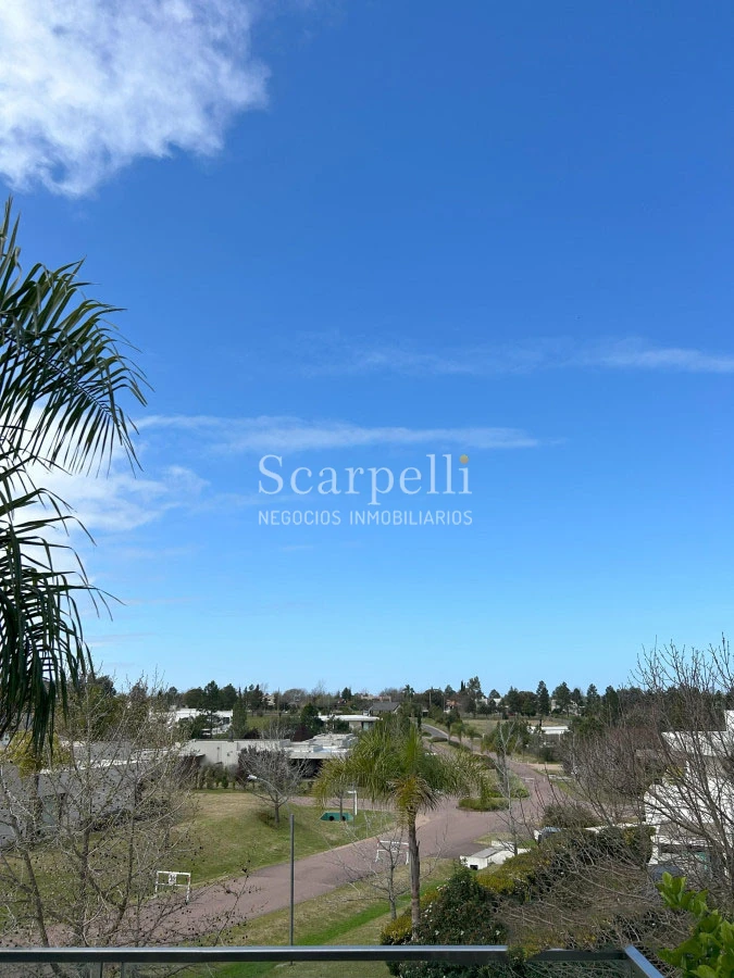 Casa ID.50471 - VENTA CASA 4 DORMITORIOS, PISCINA, BARBACOA CERRADA Y SERVICIO EN BARRIO PRIVADO CERRADO CARMEL