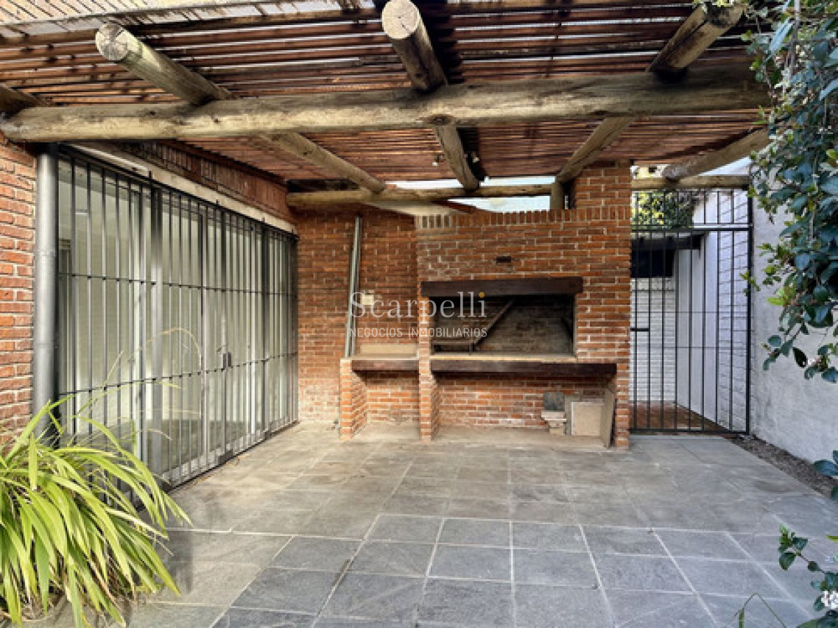 Casa ID.50458 - Carrasco Sur. Nariño. 4 Dorms.  Estar. Piscina. Garage 