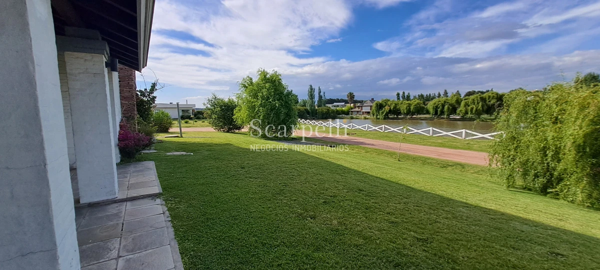 Casa ID.50371 - ALQUILER VENTA COLINAS DE CARRASCO PISCINA BARBACOA GRAN RESIDENCIA  SERVICIO 