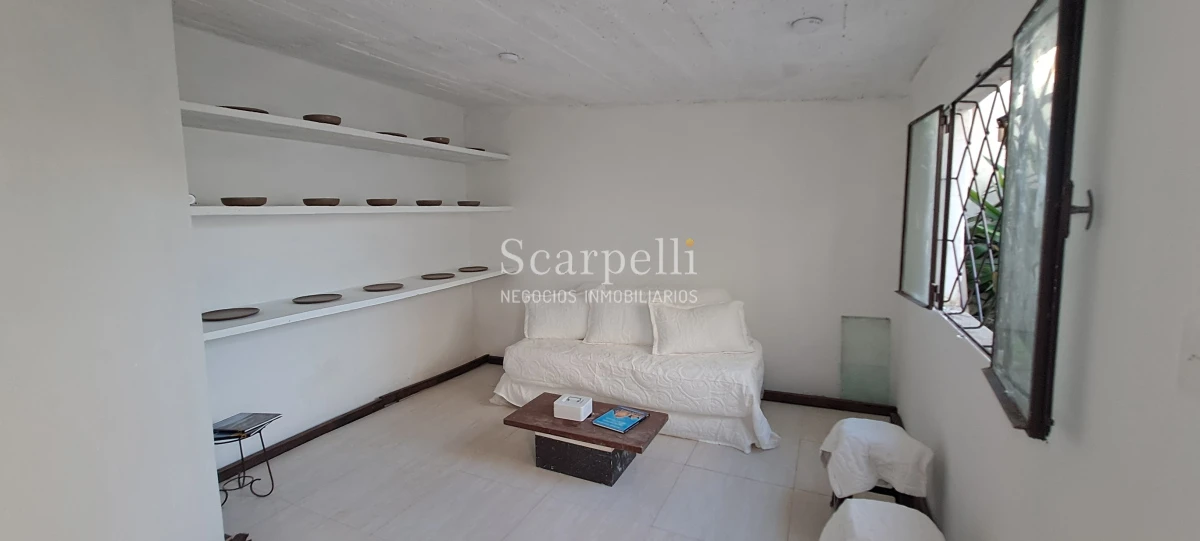 Casa ID.50359 - Venta Casa Carrasco Arocena próximo 2 o 3 dorm 3 baños Amplio Patio con parrillero