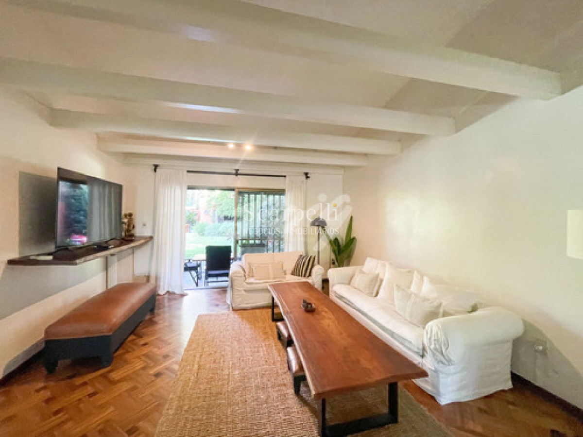 Casa ID.50436 - Casa En Venta En Carrasco Sur 
