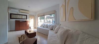 Venta Casa Carrasco Arocena próximo 2 o 3 dorm 3 baños Amplio Patio con parrillero