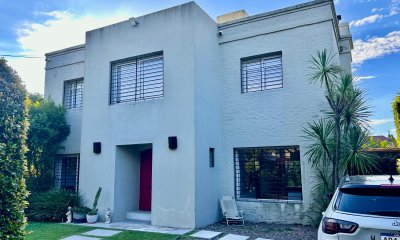 Estilo Colonial Parque Miramar Impecable 4 dormitorios suite Barbacoa Piscina Climatizada