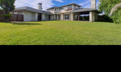 ALQUILER VENTA COLINAS DE CARRASCO PISCINA BARBACOA GRAN RESIDENCIA  SERVICIO