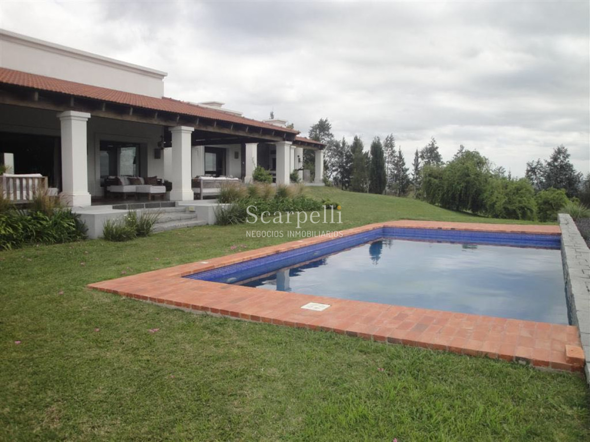 Chacra ID.16382 - Pueblo Edén: Maldonado proximo a Ciudad de Minas Lavalleja: Gran Casco con Piscina y todas las Comodidades